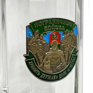 Стеклянная пивная кружка с накладкой "Пограничные войска", - достойный объем, выносливое прочное стекло, доступная цена