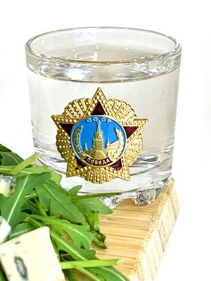 Стопки в наборе «Орден Победы», – подарочный комплект, оформленный самым красивым орденом среди всех наград СССР