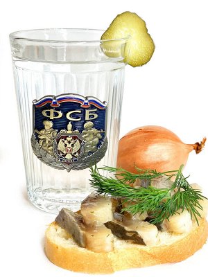 Граненый стакан «ФСБ России», – всё как по уставу: расширяющийся корпус, классические грани, толстое донышко №101