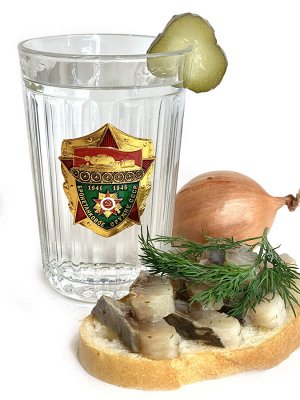 Граненый стакан на день Танковых войск, – подарок для почитателя русских традиций потребления горячительных напитков