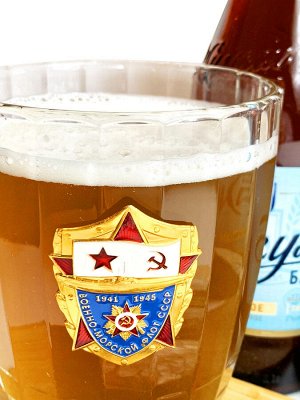 Кружка для пива «ВМФ СССР», – даже предназначенная для частого использования вещь может быть произведением искусства