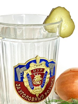 Подарочный граненый стакан «МУР», – прозрачность стекла подчеркивает консистенцию, и даже вкус горячительного напитка