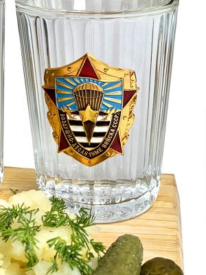 Подарочный набор стаканов «ВДВ СССР», – близкий десантнику дизайн + идеальная комплектация для душевного застолья
