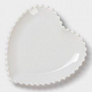 Тарелка фарфоровая Magistro «Сердце», 20,5?21?2,5 см, цвет белый