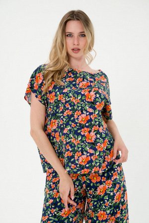 Костюм женский из туники и брюк штапель Диана цветы на синем