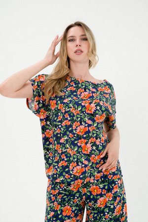 Костюм женский из туники и брюк штапель Диана цветы на синем