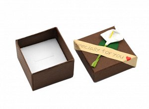 Подарочная упаковка под кольцо 50*50*30мм с цветком, цв.коричневый.