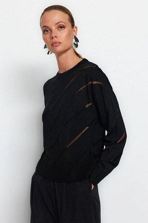 Черный вязаный свитер с ажуром/дырками