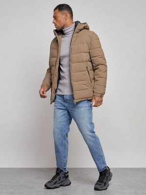 Куртка спортивная мужская зимняя с капюшоном коричневого цвета 8357K