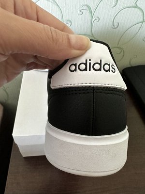 Кроссовки adidas unisex