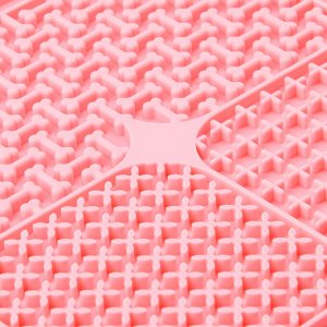 Лизательный коврик Mr.Kranch для медленного поедания силиконовый 20*20 см розовая с лопаткой