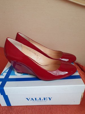 Новые туфли Valley