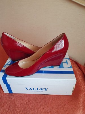 Новые туфли Valley