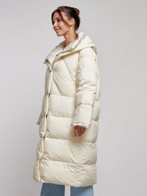 Пальто утепленное молодежное зимнее женское светло-бежевого цвета 52395SB