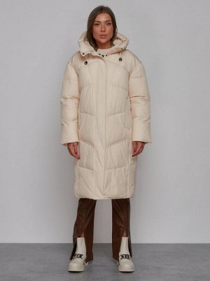 Пальто утепленное молодежное зимнее женское светло-бежевого цвета 52326SB
