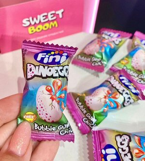 Жевательная резинка с клубничным вкусом Fini Dino Eggs Жвачка Фини в виде яйца динозавра с начинкой внутри  5.5 гр