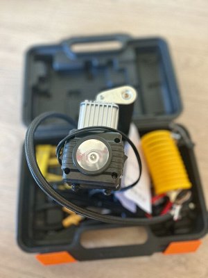 Автомобильный компрессор с фонариком 12v, 60 л/мин
