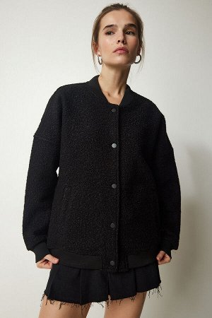 Женская черная куртка-букле на пуговицах KW00004