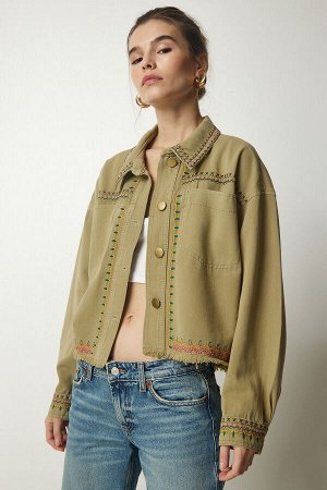 Женская джинсовая куртка оверсайз цвета хаки с вышивкой и кисточками SA00018