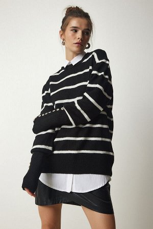 Женский трикотажный свитер в черную полоску NF00073