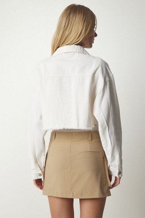 Женская укороченная джинсовая куртка цвета экрю с кисточками OK00059