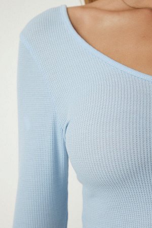 Женская укороченная блузка из двух пар бисквитно-голубого цвета с v-образным вырезом ub00177