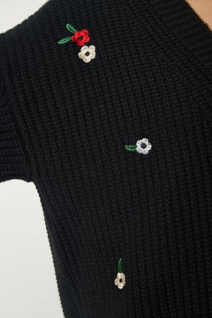 Женский черный трикотажный кардиган на пуговицах с цветочной вышивкой KG00004