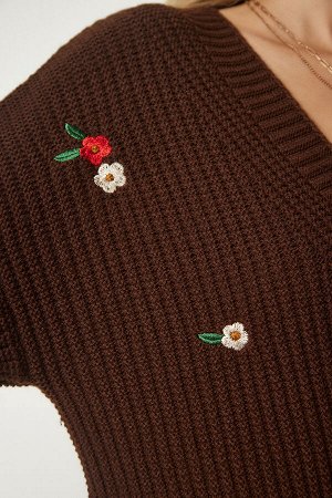 Женский коричневый трикотажный кардиган на пуговицах с цветочной вышивкой KG00004