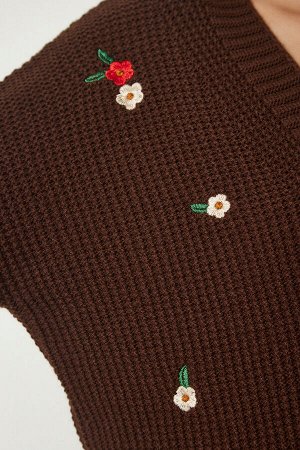 Женский коричневый трикотажный кардиган на пуговицах с цветочной вышивкой KG00005