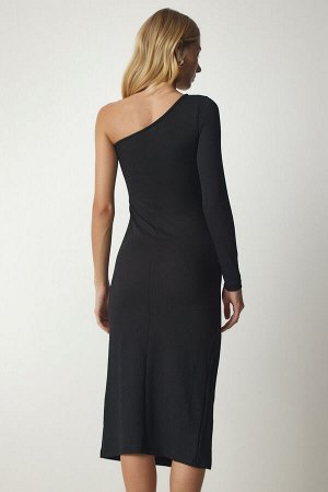 Женское черное приталенное трикотажное платье на одно плечо ub00133