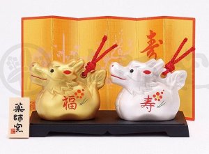 MATSUMOTO - фигурки белого и золотого драконов на подставке и с ширмой