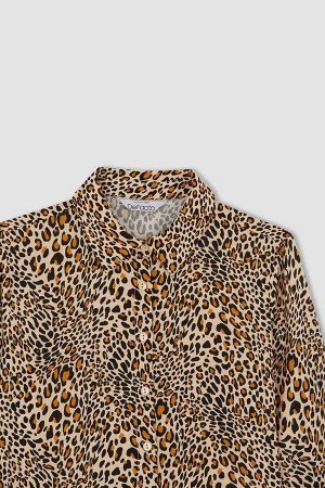 Рубашка из вискозы стандартного кроя с леопардовым узором