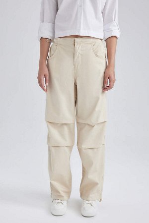 Крутые брюки из габардина с парашютным узором