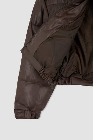 Водонепроницаемое пальто из искусственной кожи с воротником-стойкой