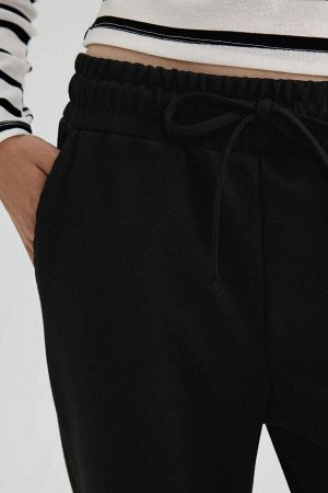 Спортивные штаны Jogger Slim Fit с отложными карманами