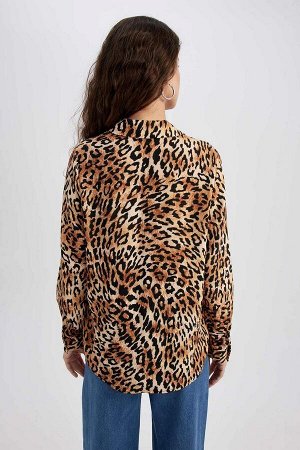 Рубашка стандартного кроя с длинными рукавами и леопардовым узором