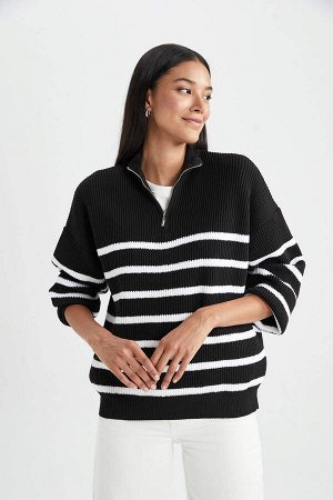 Полосатый свитер обычного кроя на молнии с высоким воротником из ткани селаник