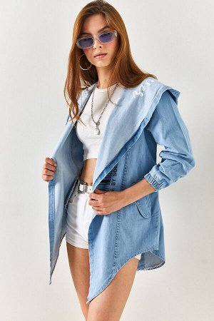 Женская синяя джинсовая куртка с воротником-накидкой и карманом на поясе CKT-19000348