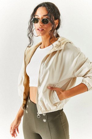Женское укороченное пальто с капюшоном и меховыми карманами MNT-19000038