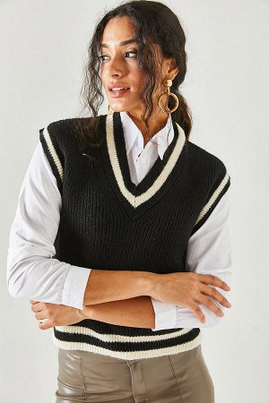 Женский свитер из мягкого фактурного трикотажа черного цвета экрю в полоску SVT-00000025