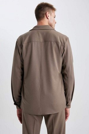 Куртка-рубашка стандартного кроя с воротником-поло и длинными рукавами
