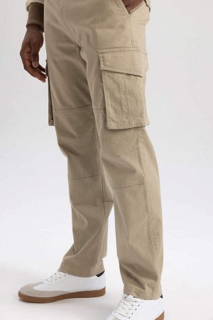 Широкая посадка по фигуре Широкая посадка с нормальной талией Широкие брюки-карго с карманами