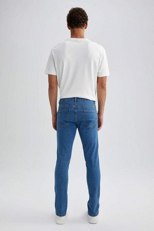 Джинсовые брюки скинни Carlo очень узкого кроя с нормальной талией и очень узкими штанинами