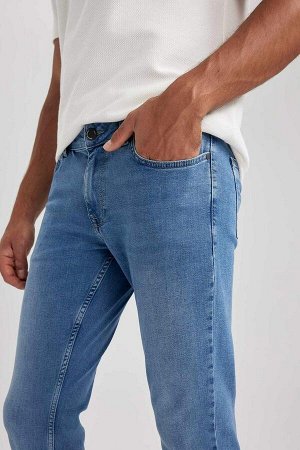 DEFACTO Pedro Slim Fit Джинсовые брюки узкого кроя с нормальной талией и узкими штанинами
