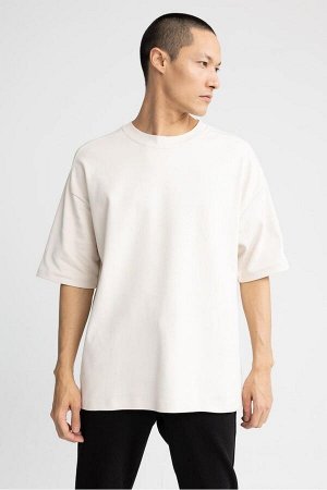 Базовая футболка оверсайз с круглым вырезом из плотной ткани из 100% хлопка с короткими рукавами