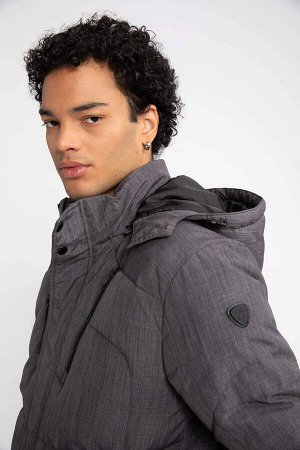 Водонепроницаемая куртка-пуховик со съемной теплоизоляцией и флисовой подкладкой с капюшоном