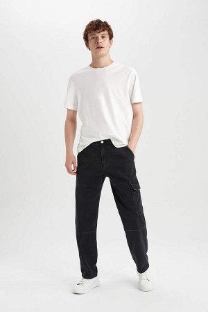 Джинсовые брюки широкого кроя с нормальной талией и широкими штанинами