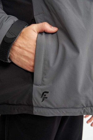 Водоотталкивающее пальто приталенного кроя с капюшоном DeFactoFit на флисовой подкладке