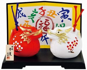 MATSUMOTO - фигурки красного и белого драконов с колокольчиком