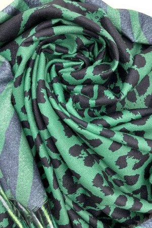 Шарф-11114 Фасон: Шарф
Материал: Кашемир
Цвет: Зеленый

Шарф кашемировый "леопард" зеленый
Ширина - 72 см, Длина - 180 см.